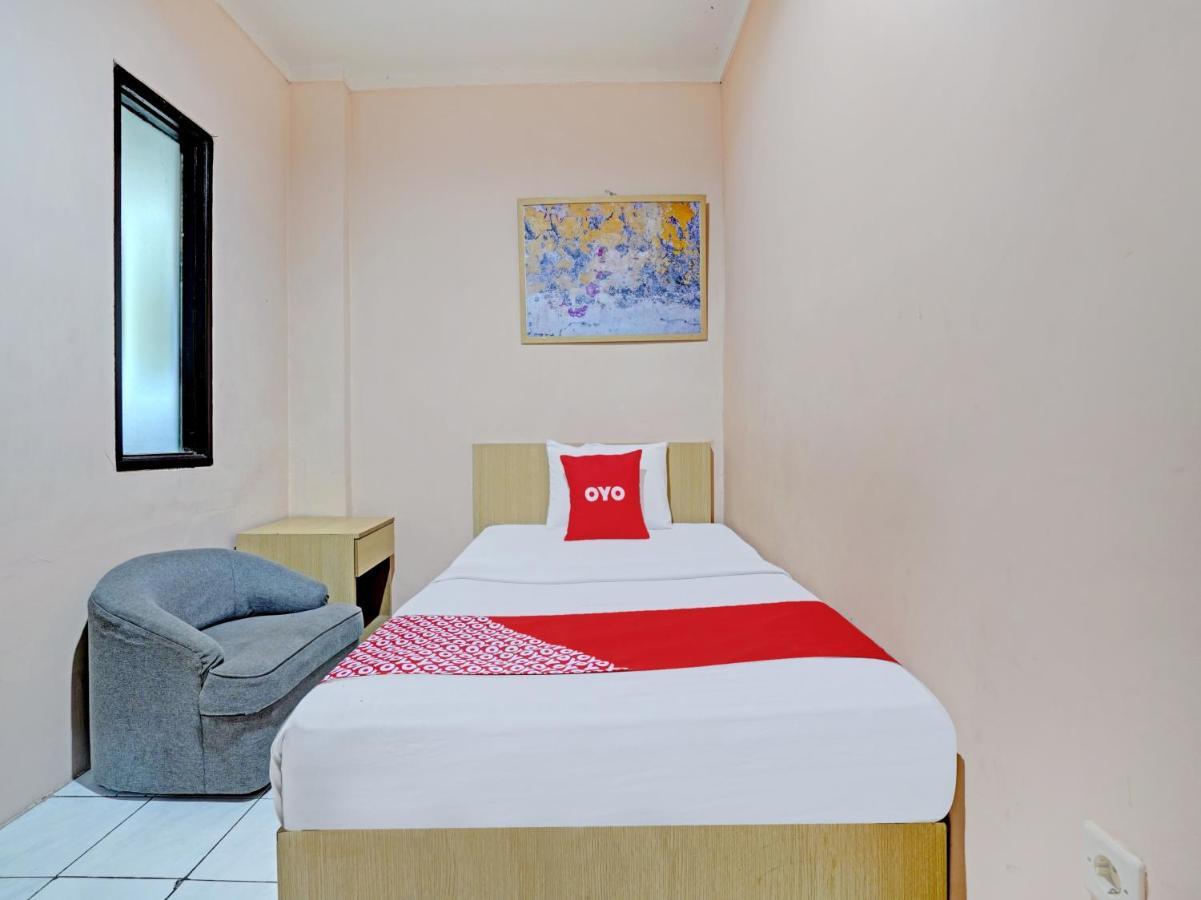 Oyo 3953 Hotel Catellya II Cipaku Bandung Exteriér fotografie
